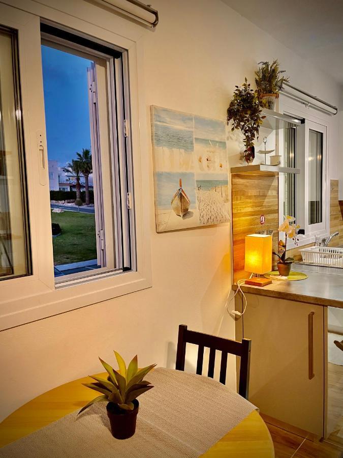 Coral Bay Modern Renovated Apartment By The Sea Paphos Exterior foto